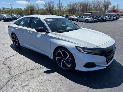 Certified 2022 Honda Accord Sport image 2