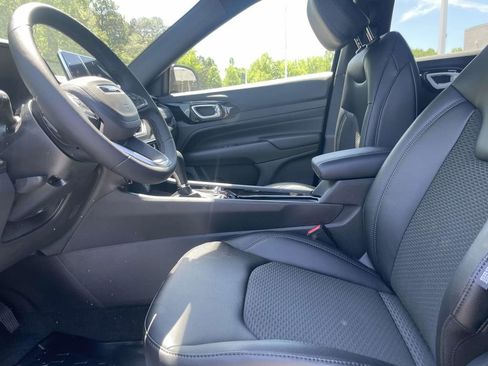 New 2026 Jeep Compass Latitude image 25