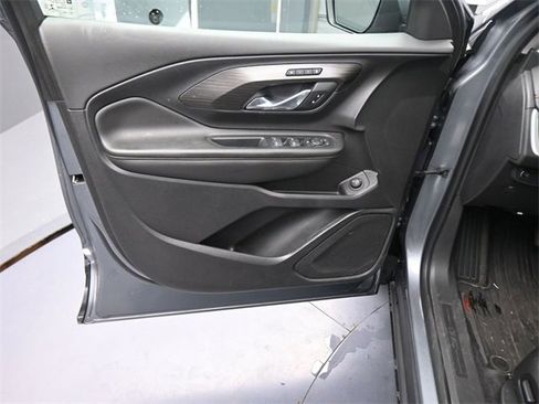 Used 2021 GMC Terrain SLT image 17
