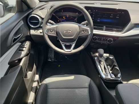 New 2026 Chevrolet Trax LT w/ Midnight Edition FWD image 14