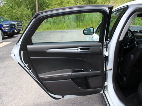 Used 2014 Ford Fusion Titanium FWD image 30