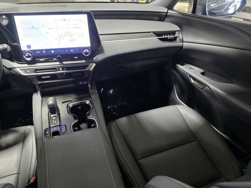 Used 2025 Lexus RX 350 Premium image 17