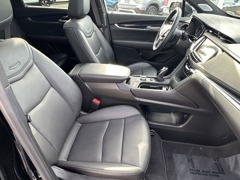 Certified 2025 Cadillac XT5 Premium Luxury image 18