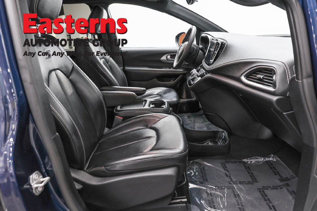 Used 2023 Chrysler Pacifica Touring-L w/ S Appearance Package FWD image 25