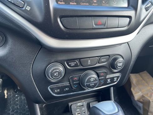 Used 2014 Jeep Cherokee Trailhawk w/ Comfort/Convenience Group image 19