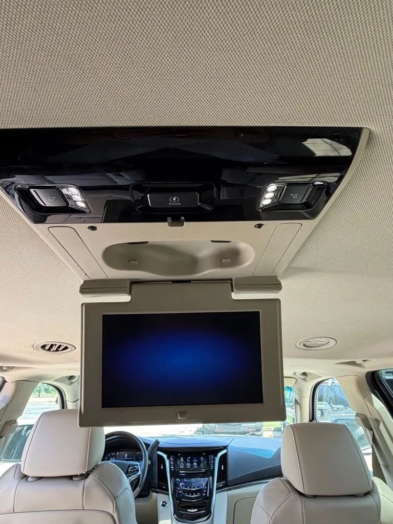 Used 2020 Cadillac Escalade ESV Premium Luxury AWD/4WD image 13