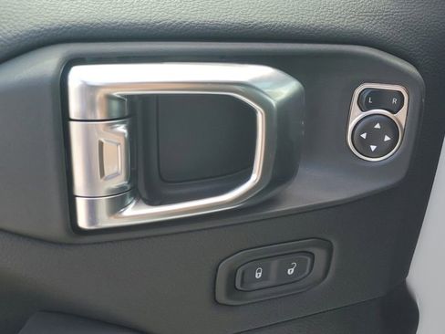 New 2025 Jeep Wrangler Sahara image 20