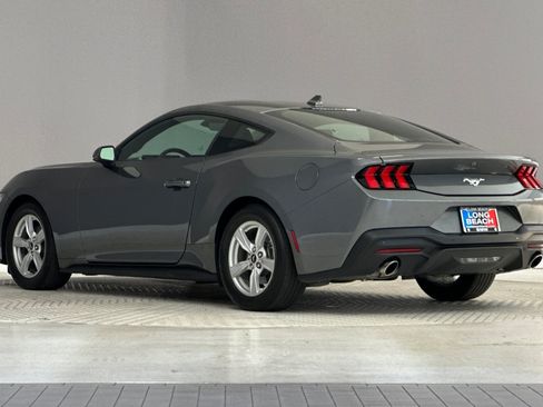 Used 2024 Ford Mustang Coupe RWD image 3