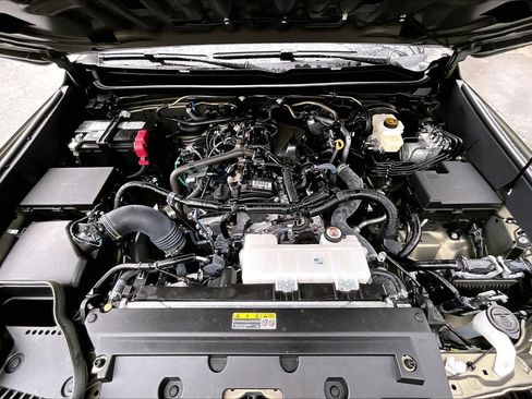 Certified 2025 Toyota Tacoma TRD Off-Road image 29