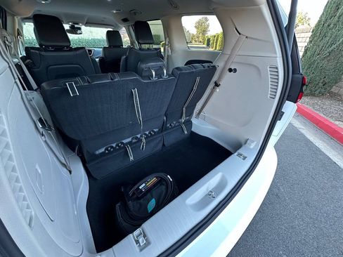 Used 2024 Chrysler Pacifica Limited FWD image 37