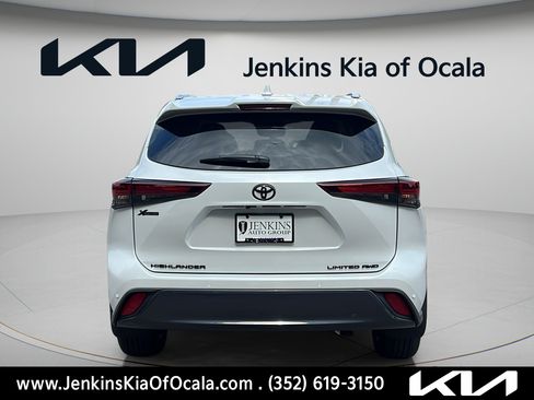 Used 2026 Toyota Highlander Limited AWD/4WD image 4