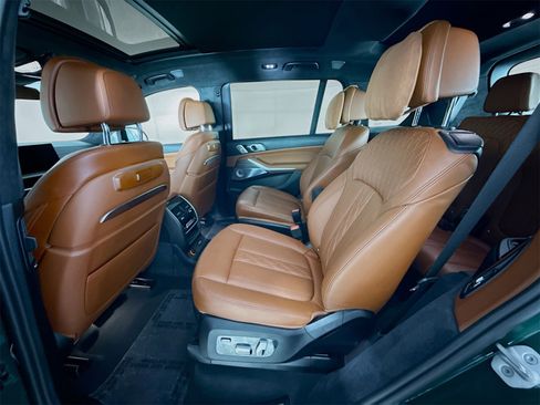 Used 2025 BMW X7 M60i image 26
