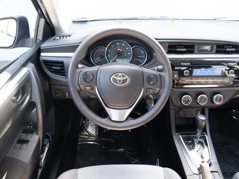 Used 2015 Toyota Corolla L FWD image 2