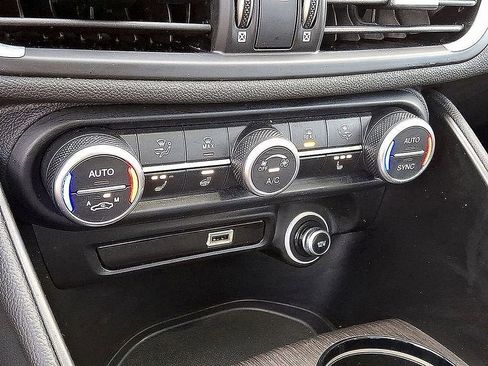 Used 2023 Alfa Romeo Giulia Ti image 19