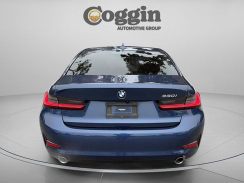 Used 2022 BMW 330i Sedan w/ Driving Assistance Package image 4