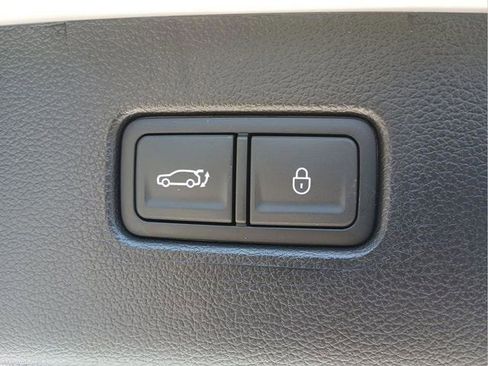 Used 2025 Genesis GV80 3.5T Prestige image 18