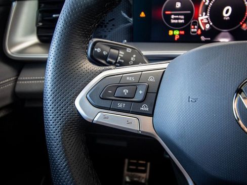 New 2026 Volkswagen Tiguan SE R-Line image 33