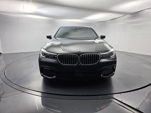 Used 2016 BMW 740i RWD image 2