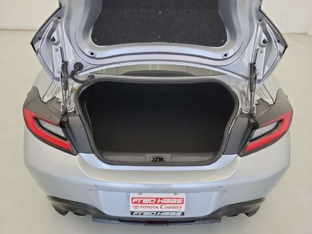 Used 2023 Toyota GR86 Premium RWD image 9