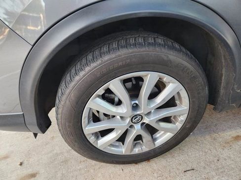 Used 2021 Nissan Rogue Sport S image 9