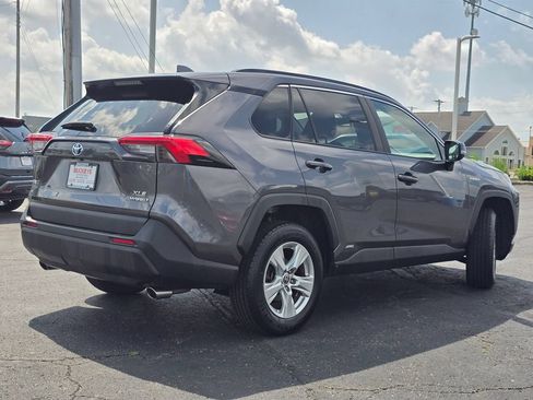 Used 2021 Toyota RAV4 XLE w/ XLE Grade Weather Package AWD/4WD image 8