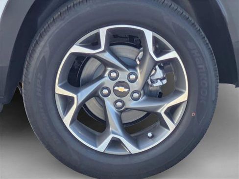 New 2026 Chevrolet Trax LT w/ LPO, Blackout Package image 9