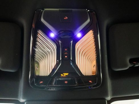 Used 2024 BMW X6 xDrive40i w/ Executive Package image 31