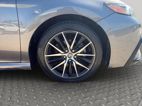 Used 2022 Toyota Camry SE FWD image 27