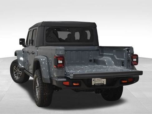New 2026 Jeep Gladiator Mojave image 9