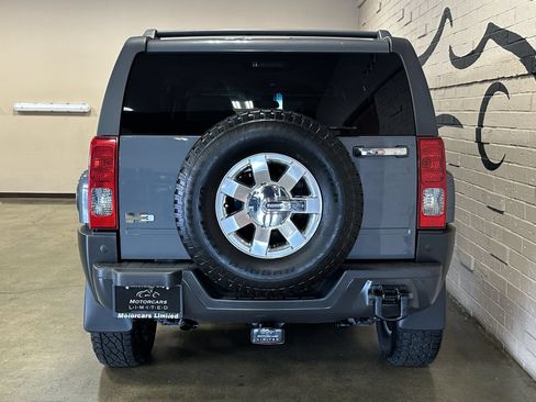 Used 2009 HUMMER H3 Luxury AWD/4WD image 5
