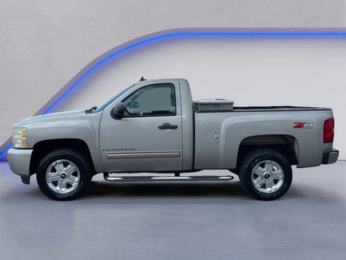 Used 2009 Chevrolet Silverado 1500 LT AWD/4WD image 7