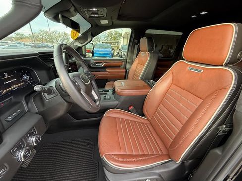 Used 2024 GMC Sierra 3500 Denali Ultimate image 12