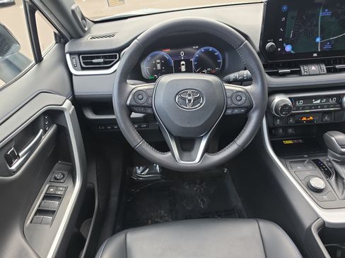 Used 2023 Toyota RAV4 XSE AWD/4WD image 14