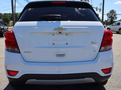 Used 2017 Chevrolet Trax LT w/ LT Convenience Package FWD image 5