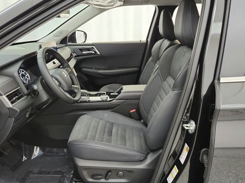 Used 2025 Mitsubishi Outlander SE AWD/4WD image 9