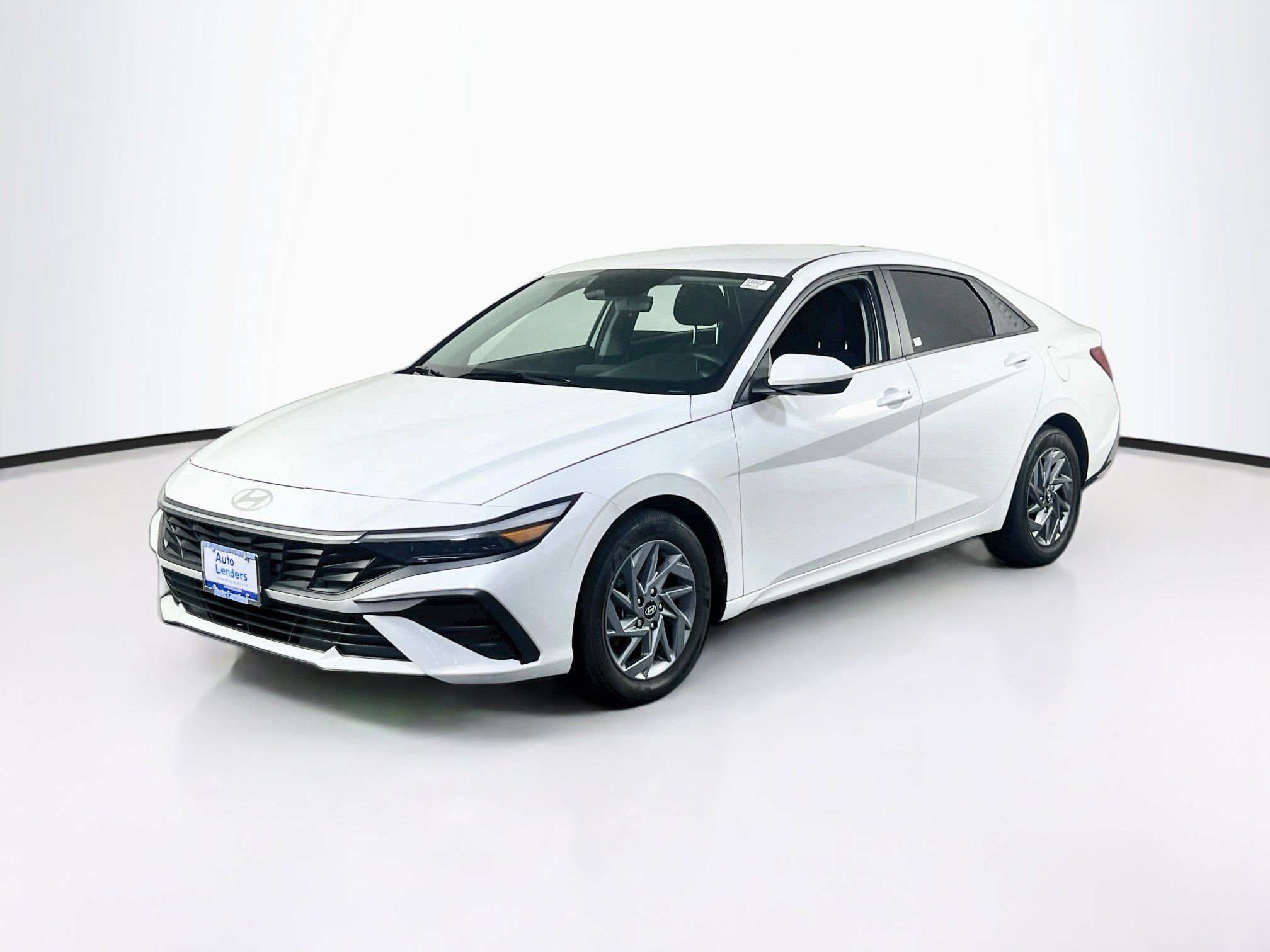 Used 2024 Hyundai Elantra SEL FWD image 1