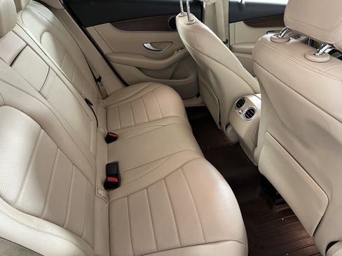 Used 2022 Mercedes-Benz GLC 300 4MATIC image 23