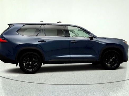 Used 2024 Toyota Grand Highlander AWD image 4