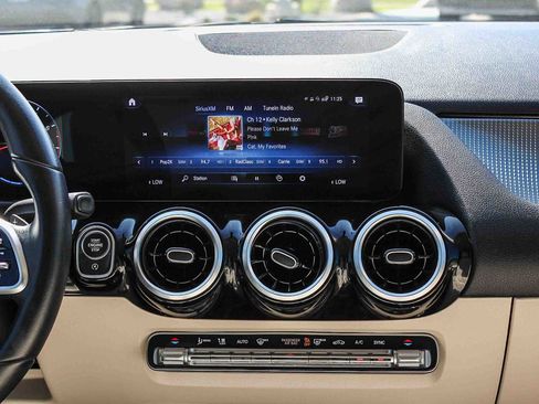 Used 2022 Mercedes-Benz GLA 250 image 13