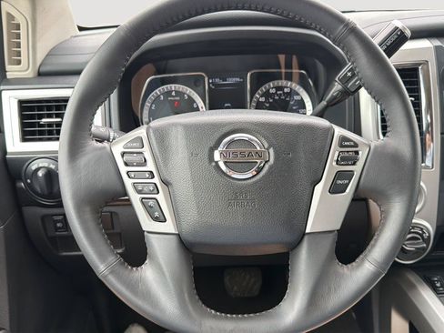 Used 2017 Nissan Titan SV AWD/4WD image 15