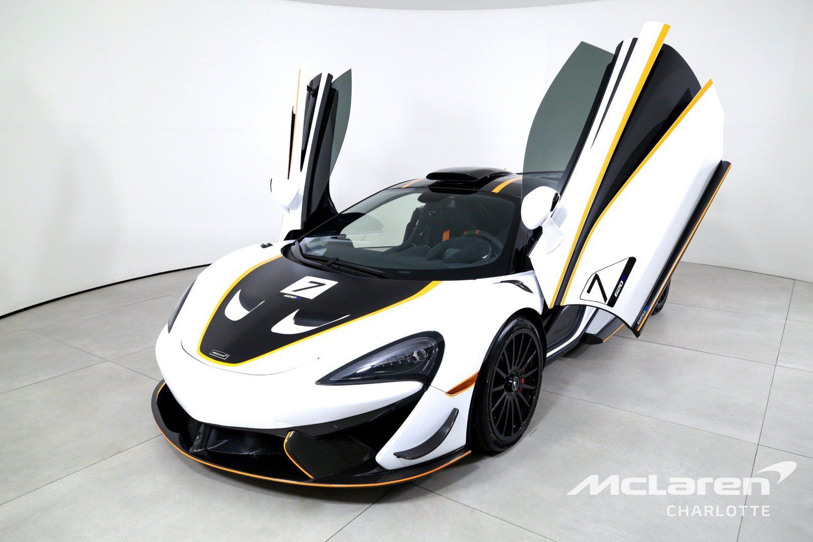Used 2020 McLaren 620R RWD image 5
