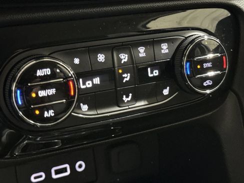 Used 2020 Buick Encore GX Select FWD image 16
