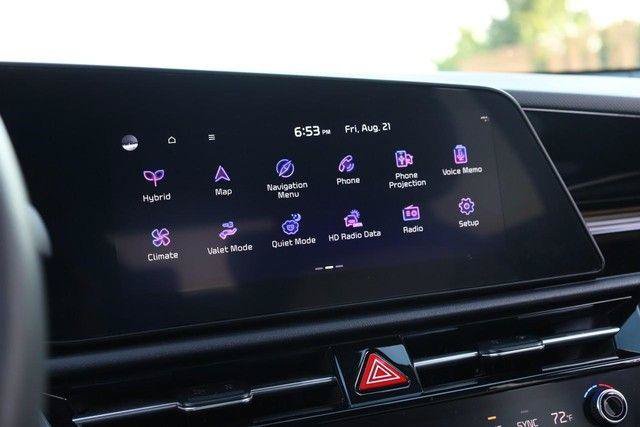 Used 2024 Kia Niro SX Touring FWD image 34