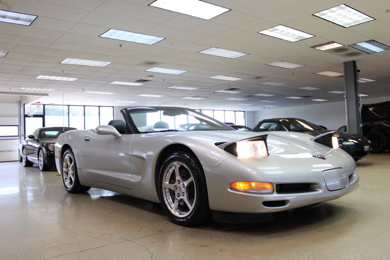 Used 2004 Chevrolet Corvette Convertible w/ Preferred Equipment Group RWD image 4