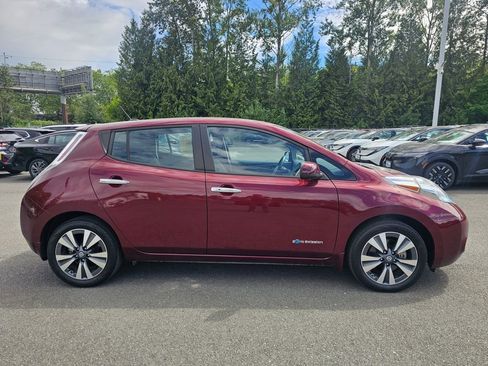 Used 2017 Nissan Leaf SV FWD image 4