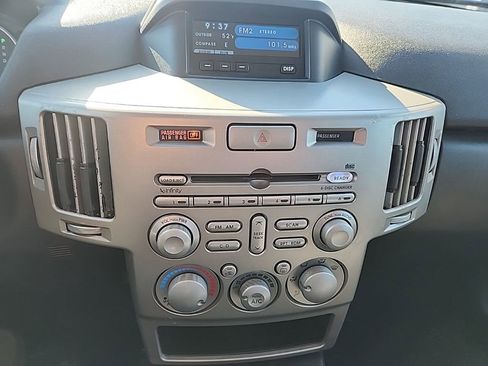 Used 2004 Mitsubishi Endeavor XLS AWD/4WD image 15