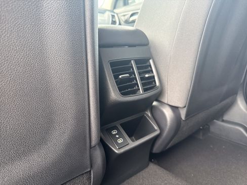 Used 2024 Kia Seltos LX AWD/4WD image 29