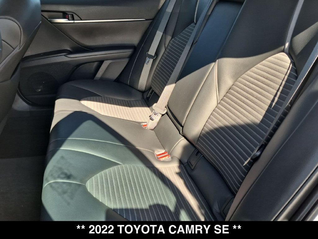 Used 2022 Toyota Camry SE AWD/4WD image 3