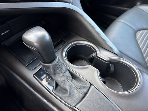 Used 2021 Toyota Camry SE FWD image 22