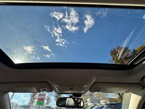 Used 2021 INFINITI Q50 Luxe image 21